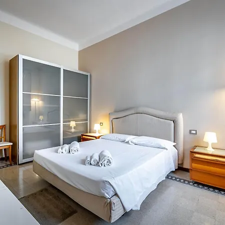 Yd Elegant Near Tramvia