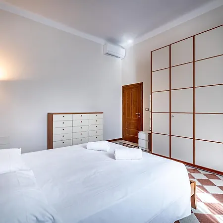 Апартаменты Yd Elegant Near Tramvia