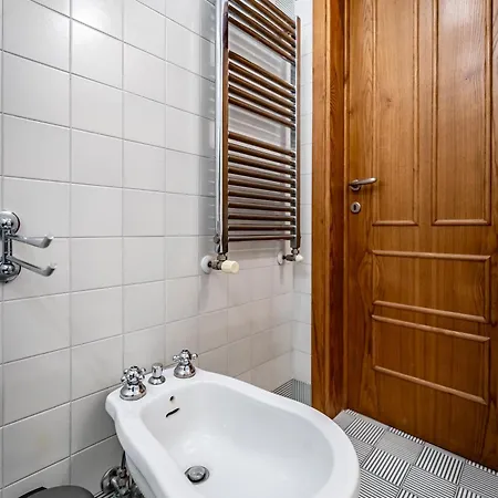 Yd Elegant Near Tramvia Апартаменты