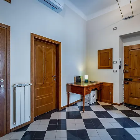 Апартаменты Yd Elegant Near Tramvia